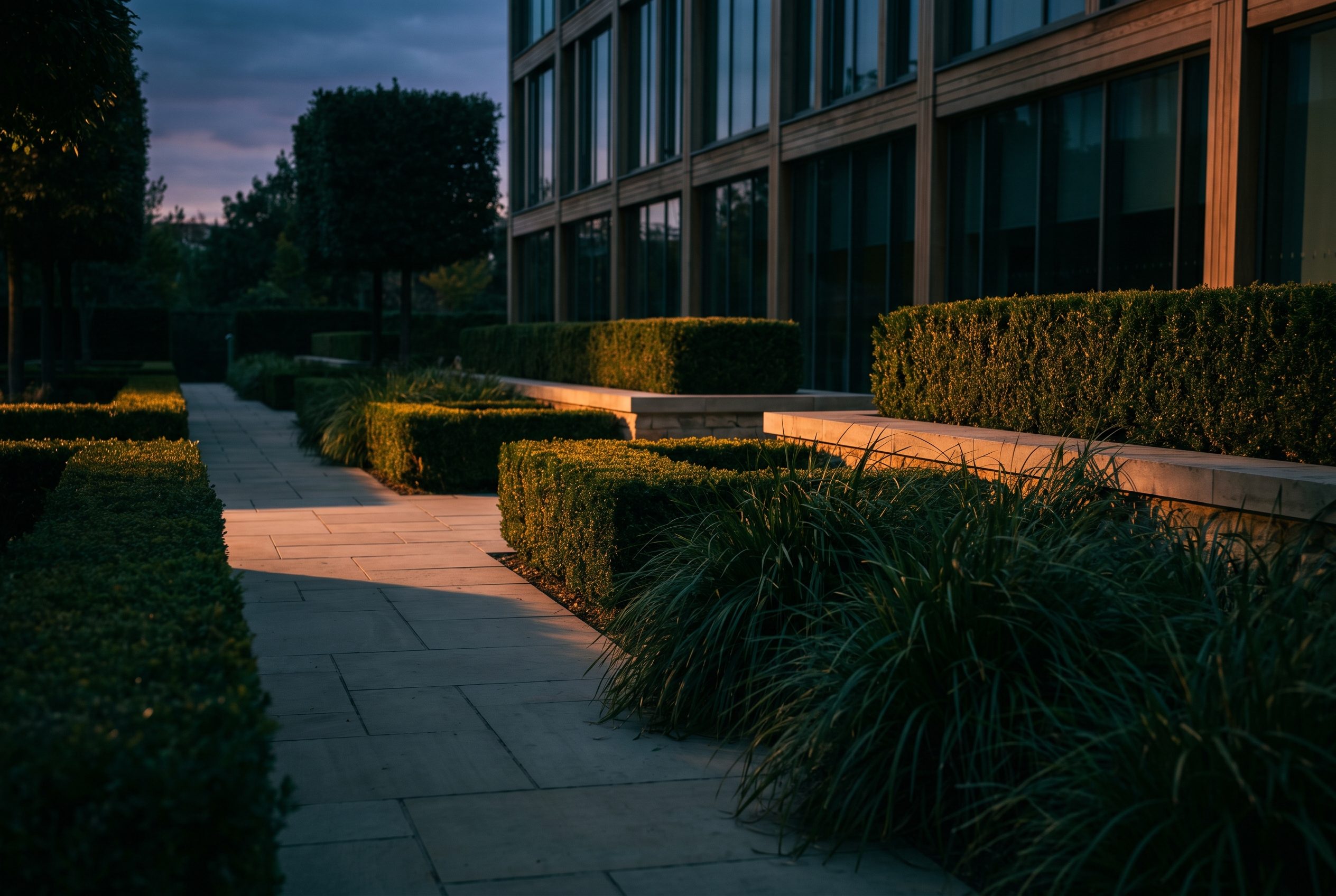 Garten- und Außenanlagenpflege durch BRU GmbH